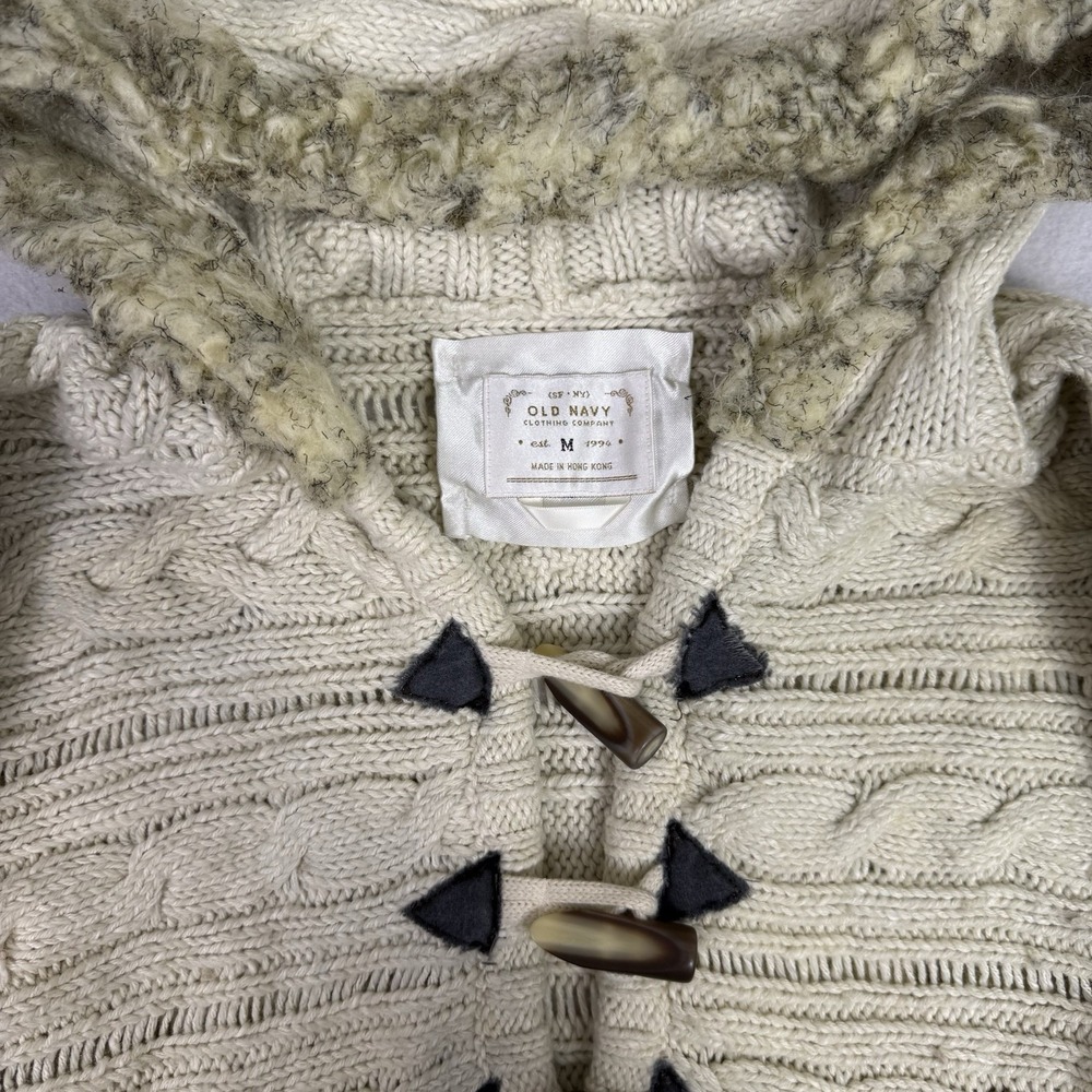 Vintage Old Navy Women M Cream Cable Knit Toggle Hoodie Faux Fur Trim - Picture 2 of 9